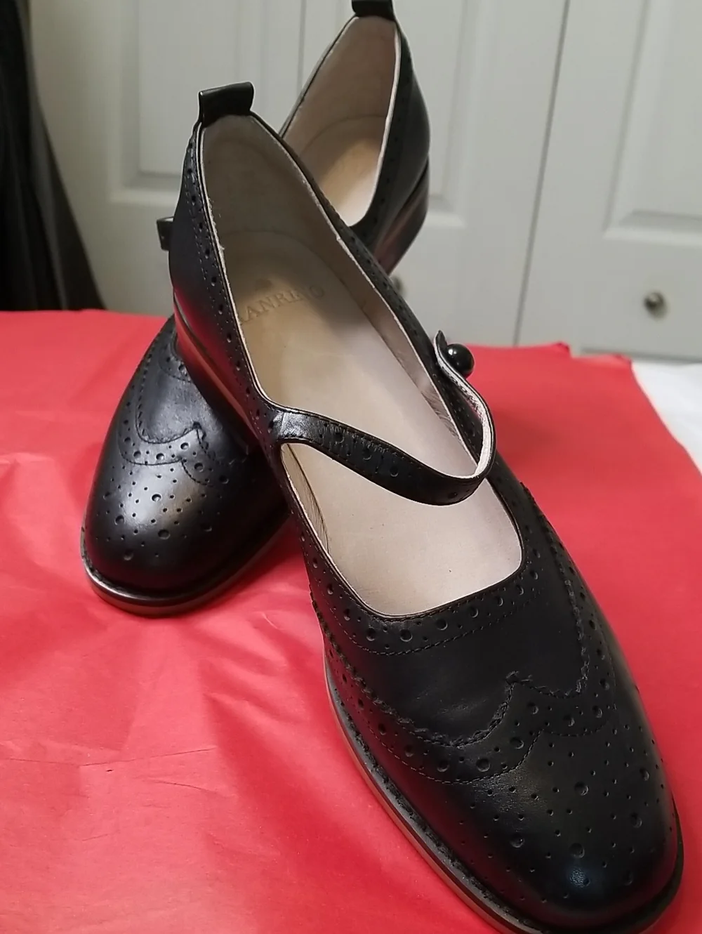 Manrino womens Mary Jane shoes size 9.5 black EUC